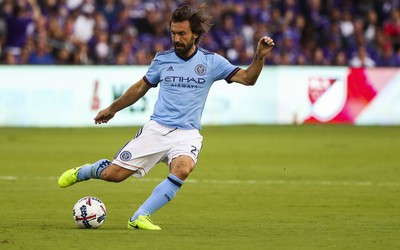 派亿体育精华-弗格森面对埃弗顿戴帽