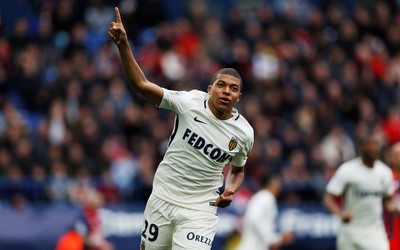 派亿体育快讯-邓弗里斯凌空抽射